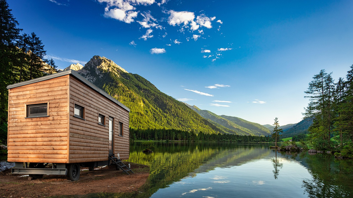 Tiny House in den Bergen an einem See