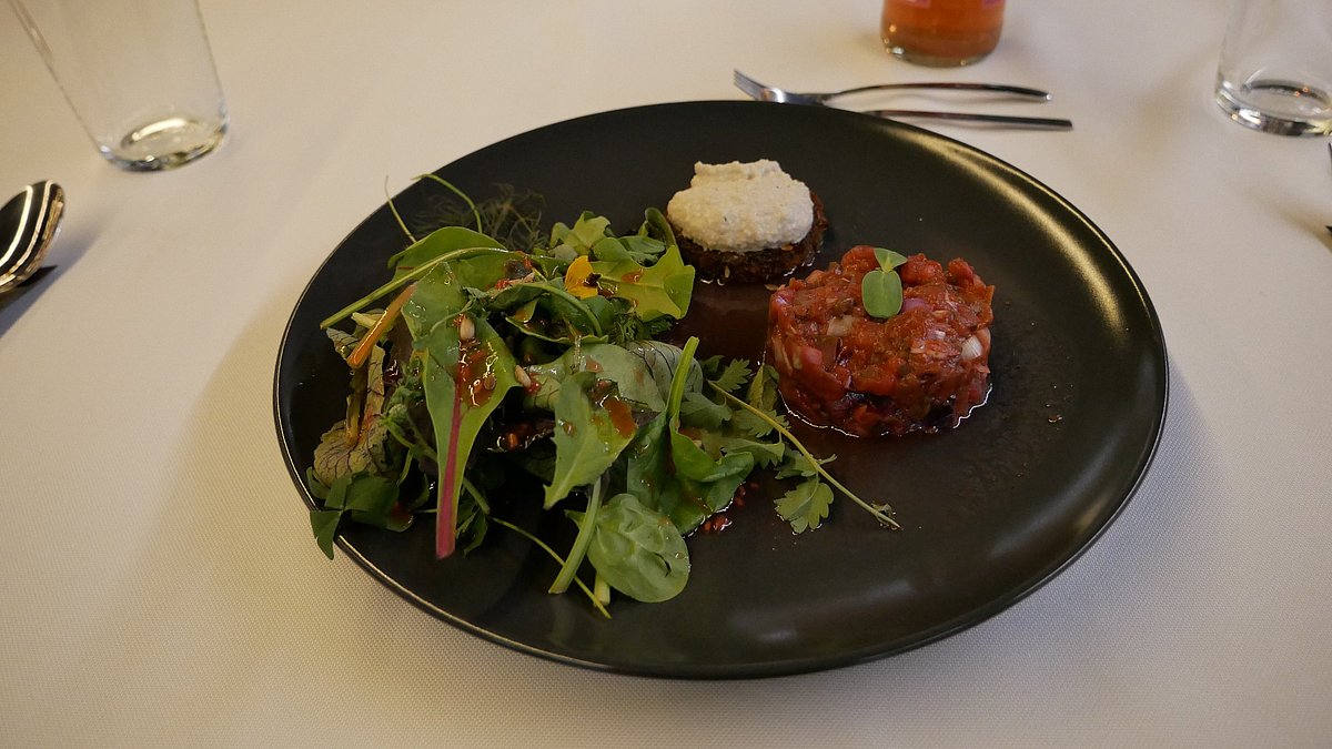 Essen auf einem Teller ist verzehrfertig